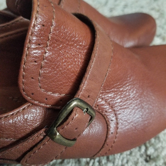 BareTraps Haydon Leather Heeled Booties - Picture 5 of 9